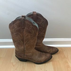 Woman's Ariat boots
